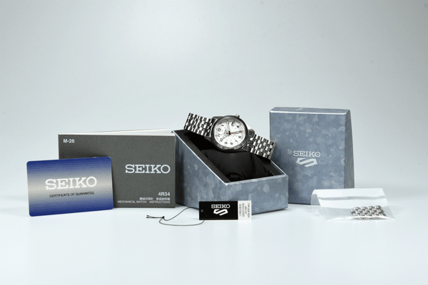 Seiko 5 GMT SBSC009 (Pre-owned)