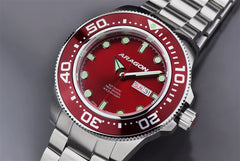 ARAGON offers Divemaster Automatic 50mm A054GRN